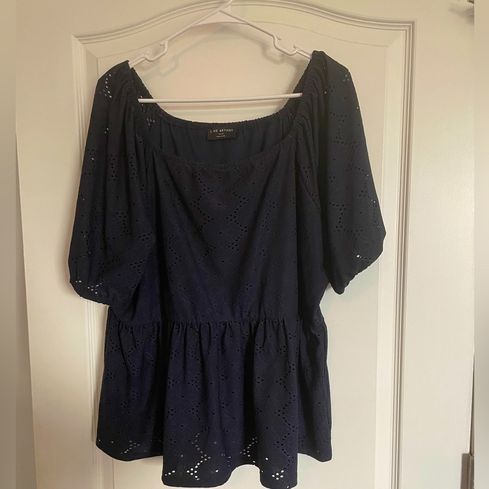 18/20 Navy Blue Short Sleeve Eyelet Top